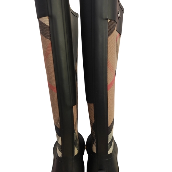 Burberry - Picture 5 of 12